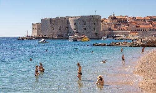 U prvih devet mjeseci 4 posto više turista i 1,3 posto više noćenja