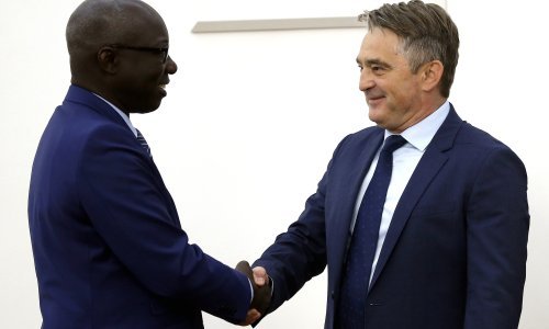 Posebni izaslanik glavnog tajnika UN: U BiH se zaoštrenim raspravama produbljuju podjele