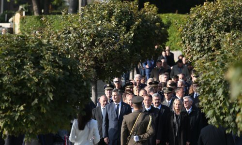 Državni vrh obilježio Dan neovisnosti na Mirogoju i u crkvi sv. Marka. Pogledajte kako je bilo