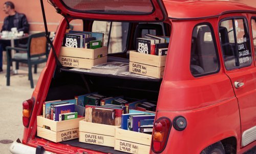 [FOTO/VIDEO] 'Dajte mi libar': Pulski Sa(n)jam razvozi knjige diljem Istre