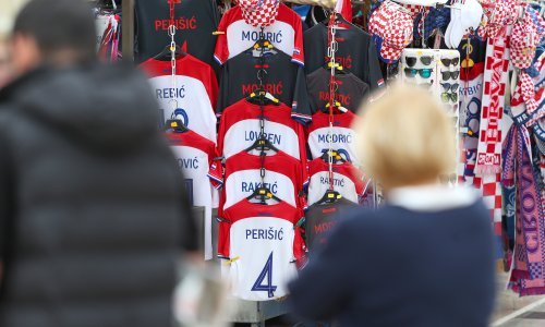 U Splitu jučer privedene 24 osobe, sedmoro zbog preprodaje karata:  Policija još jednom upozorava na što treba paziti večeras