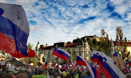 Više tisuća ljudi na prosvjedu protiv slovenske vlade