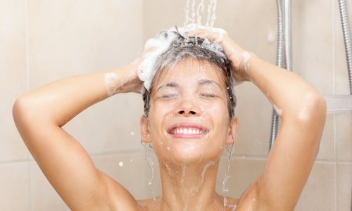 Prevruće i česte kupke nanose koži više štete nego koristi