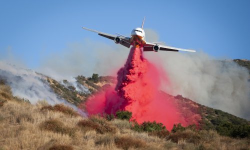 U požaru blizu Los Angelesa dvoje mrtvih, 100.000 evakuirano