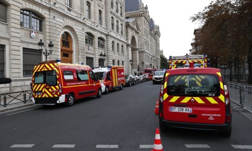Uhićeno petero osoba povezanih s napadačem na sjedište pariške policije