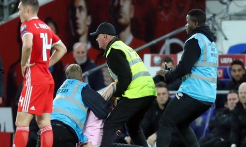 Na prepunom Poljudu strahovalo se od incidenta; pogledajte zašto je prekinuta utakmica u Cardiffu te zbog čega su redari bili u panici