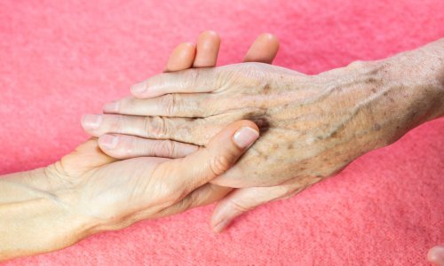 Godine donose svoje: Evo koje se sve promjene događaju na našoj koži kako starimo