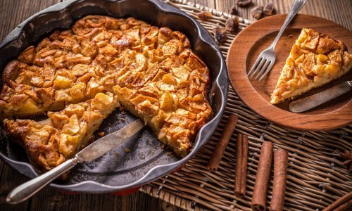 Jesen je u punom jeku, sezona jabuka je na vrhuncu. Donosimo vam pet fantastičnih recepata uz koje će naše omiljeno voće postati još neodoljivije