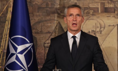 Stoltenberg će drugi tjedan u Parizu od Macrona tražiti pojašnjenja oko NATO-a