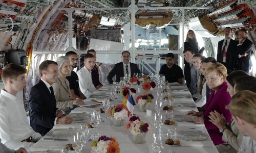 Merkel i Macron posjetili Airbus