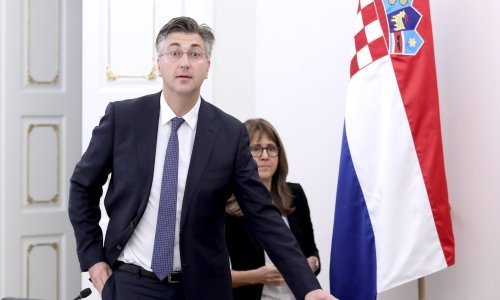 Vlada će platiti strane konzultante da joj izračunaju koeficijente za državne i javne službe