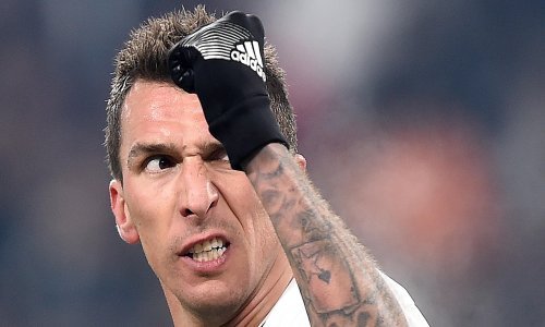 Šokantan preokret u transferu hrvatskog napadača: Mandžukić će odbiti United i potpisati za jednog od najvećih Juventusovih rivala