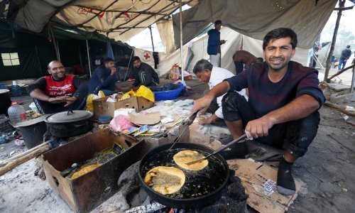 [FOTO] Evo kako živi 2000 migranata u kampu kod Bihaća