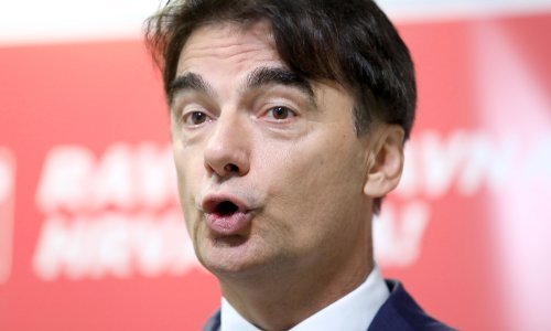 Grčić: Vlada iz ozbiljne političke krize pokušava izaći dizanjem plaća u javnom sektoru