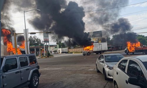 Krvav obračun narkokartela i policije u Meksiku; dvoje mrtvih i 21 ranjen, mafija oslobodila El Chapova sina