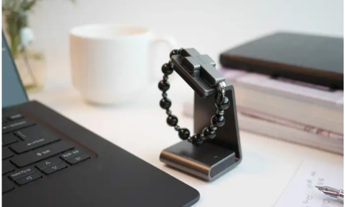 Vatikan ima idealan nosivi uređaj za novu generaciju vjernika - ovo je eKrunica