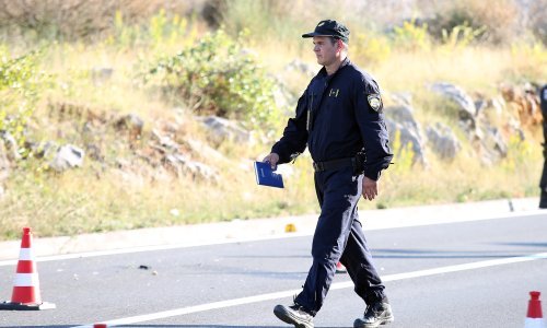 U prometnoj nesreći na Rabu poginuo mladić, dvojica teško ozlijeđena