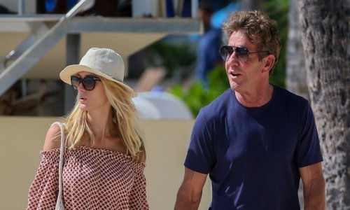 Nakon samo pet mjeseci veze, slavni glumac zaprosio svoju 39 godina mlađu djevojku