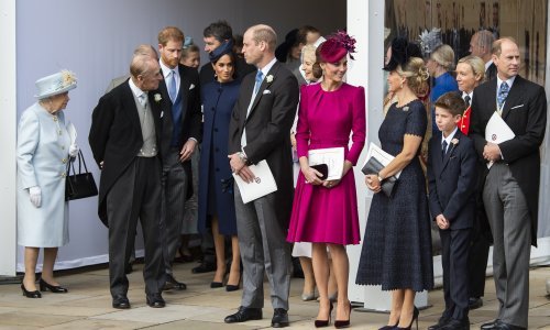 Stvari su izmakle kontroli: Meghan Markle i princ Harry posljednjim su istupima ozbiljno zabrinuli kraljevsku obitelj