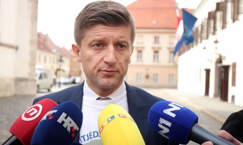 Marić: Imamo sastanak u petak sa sindikatima javnih, a u ponedjeljak državnih službi, tema je osnovica