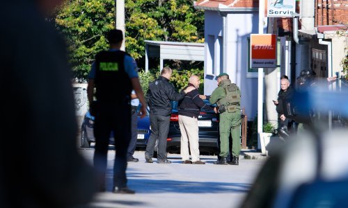 Predao se muškarac u Sinju koji je prijetio aktiviranjem bombe i plinskih boca