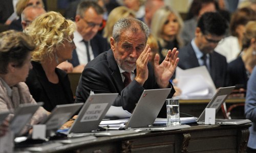 Bandić polaže račun skupštinarima; na tapetu i poslovanje ZET-a, Holdinga, Velesajma...