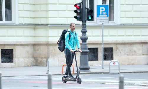 Francuska uredila prometovanje električnih romobila, evo koja je maksimalna brzina