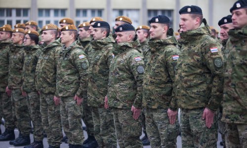 MORH: 1. naraštaj novih vođa HV-a na hodnji od Udbine do Knina