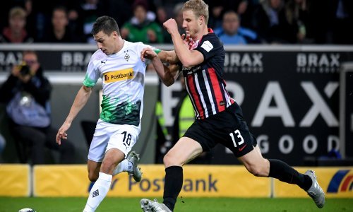 Borussija u golijadi pobijedila Eintracht i 'skinula' Bayern s vrha prvenstvene ljestvice