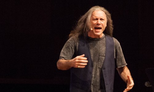 Metalna propovijed: Bruce Dickinson ogolio svoj buran i zanimljiv život pred tisućama zaluđenih fanova u Lisinskom