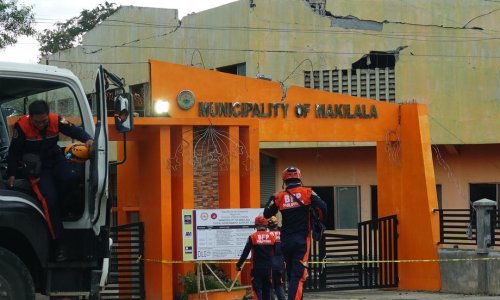 Treći puta u dva tjedna: Potres magnitude 6,5 zatresao Filipine i srušio hotel