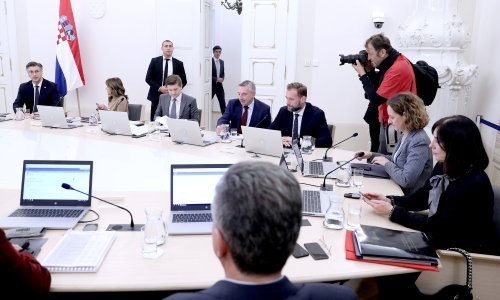 Popunjavanje fotelja; umjesto 88 pomoćnika ministara zaposlit će 97 ravnatelja