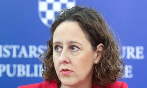 Obuljen Koržinek najavila novi Zakon o elektroničkim medijima, novinari žestoko napali vladu u kojoj sjedi