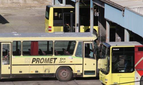 Napadnut vozač splitskog Prometa, policija privela tri osobe