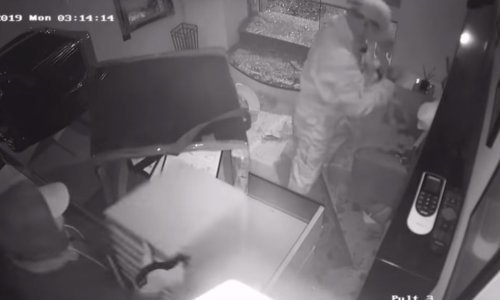 [VIDEO] Pogledajte kako su lopovi opljačkali zlatarnicu u Splitu