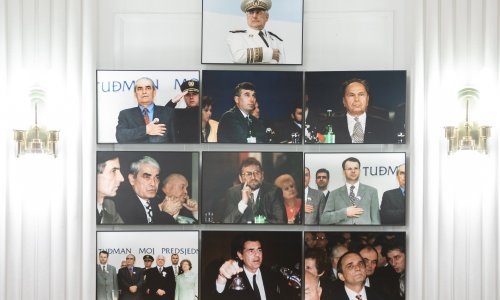 [FOTO] Otvorena izložba fotografija 'Fake news portraits'