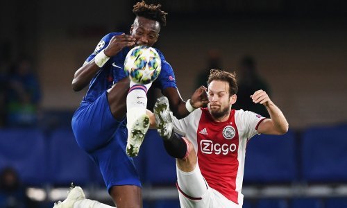 Totalna drama u Londonu: Ajax utrpao Chelseaju četiri komada, pa nakon dva crvena kartona prokockao ogromnu prednost