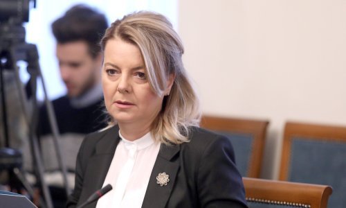Mirjana Hrga: Da sam pod udarom kao Kolinda Grabar-Kitarović, ne bih pjevala ni pod tušem