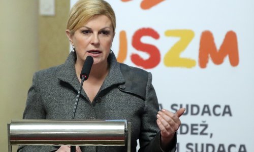 Grabar-Kitarović: Ima mnogo zanemarene djece, dok bi neki parovi dali život kada bi mogli udomiti
