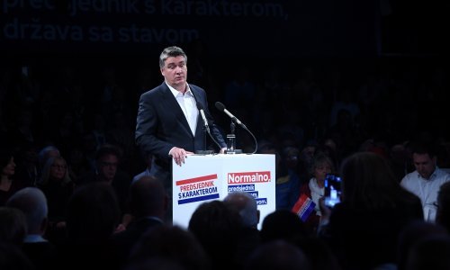 Milanović u prepunoj Tvornici: Moj karakter neki put satire moja leđa kao mlinski kamen