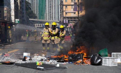 Policija pucala na prosvjednike u Hong Kongu, teško ranjena jedna osoba