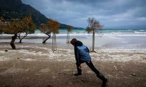 Neuništiva moć prirode: Odabrali smo najimpresivnije fotke razornog nevremena koje je poharalo priobalje