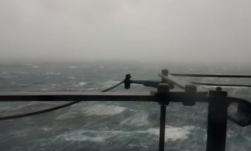 Pogledajte orkansko jugo i valove koje je snimio svjetioničar na Visu