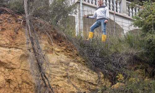 Kiša opet pokrenula odron u Posedarju, vlasnici se boje da im kuće ne završe u moru