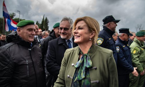Grabar-Kitarović u Puli: Ispravljamo stratešku pogrešku, vraćamo vojsku u Istru