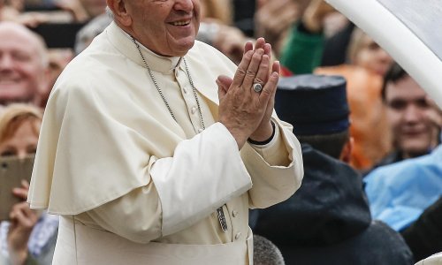 Vatikan će primiti još 43 migranta s Lezbosa