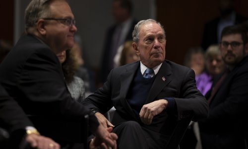 Bloomberg troši sto milijuna dolara na reklame protiv Trumpa