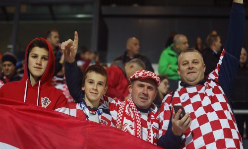 Ludnica na tribinama ne prestaje: Atmosfera u Rijeci nikada nije bila bolja, Vatreni imaju podršku za poželjeti