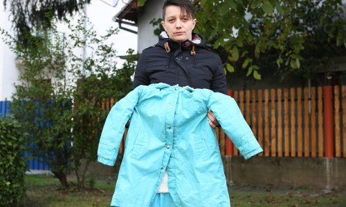 Djevojčica u plavom kaputiću gradi muzej sjećanja na rat