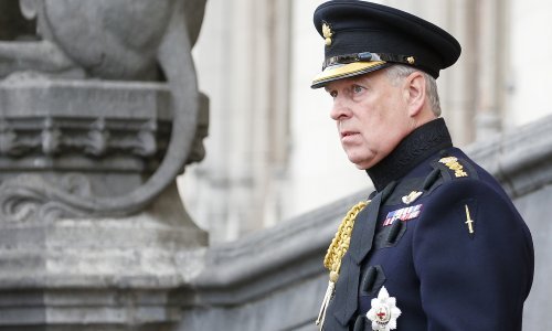 Princ Andrew se povlači iz javnog života nakon afere Epstein
